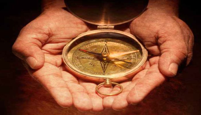 Kompas v rukou